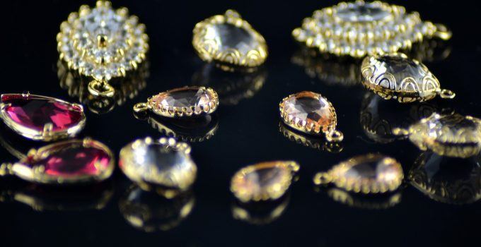 O que significa sonhar com joias de ouro?