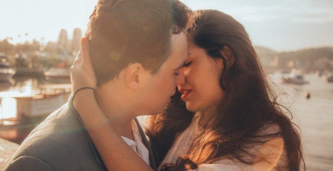 O que significa sonhar com beijo na boca?